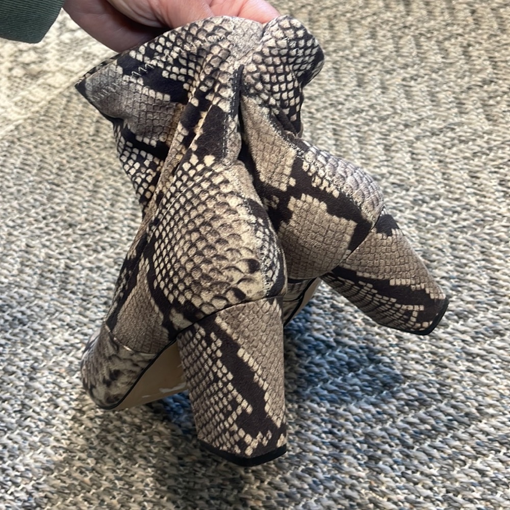 Steve Madden Size 6 1/2 Boots - Picture 3 of 5